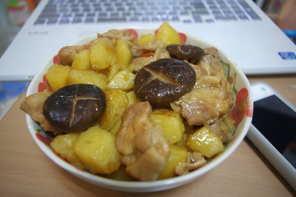 土豆炖鸡块