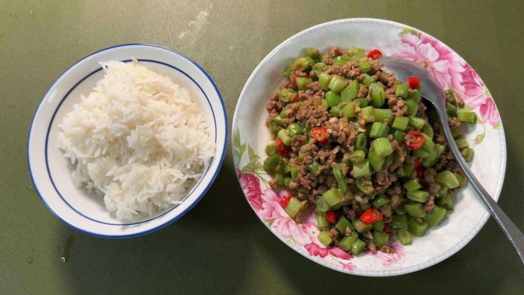 超简单的家常下饭菜猪肉末辣炒豆角