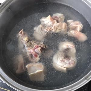 宿舍版姬松茸茶树菇鸡汤的做法 步骤4
