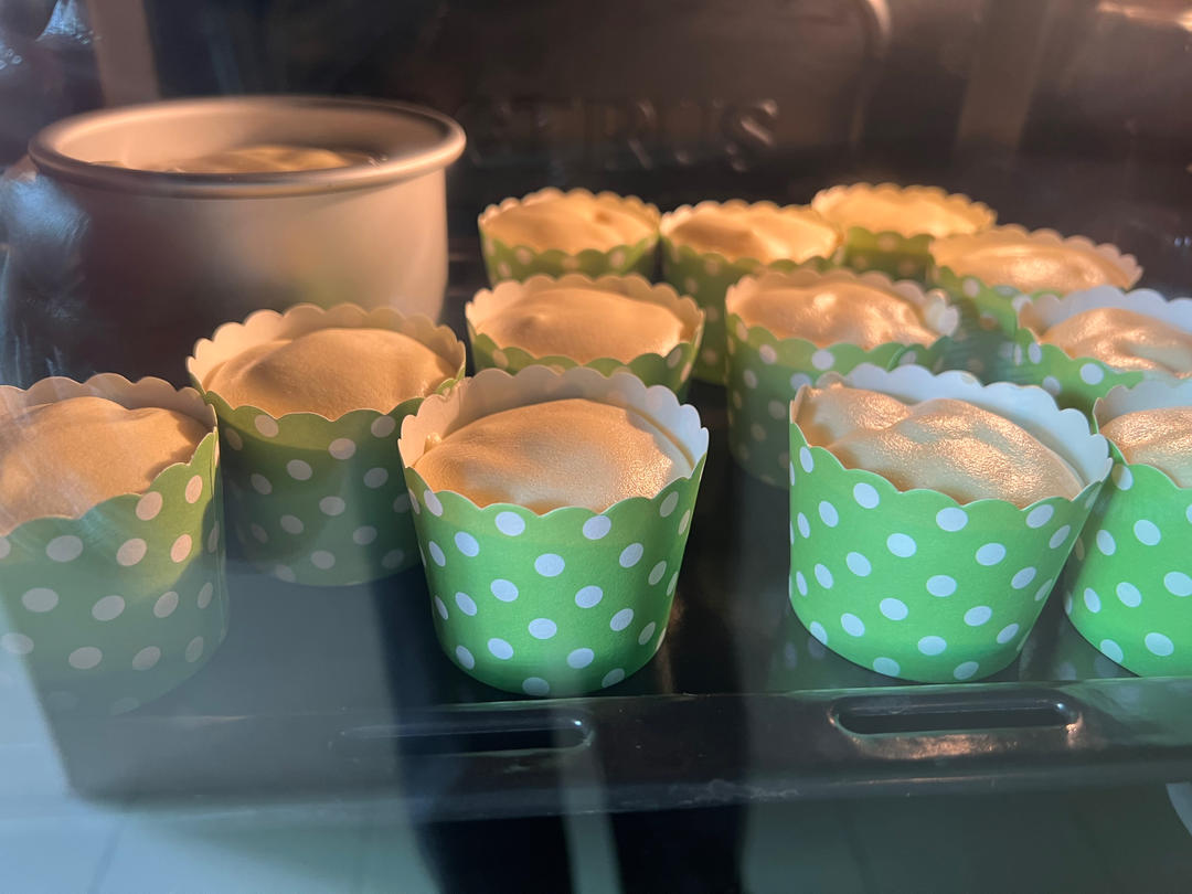 纸杯蛋糕 8寸戚风蛋糕的量