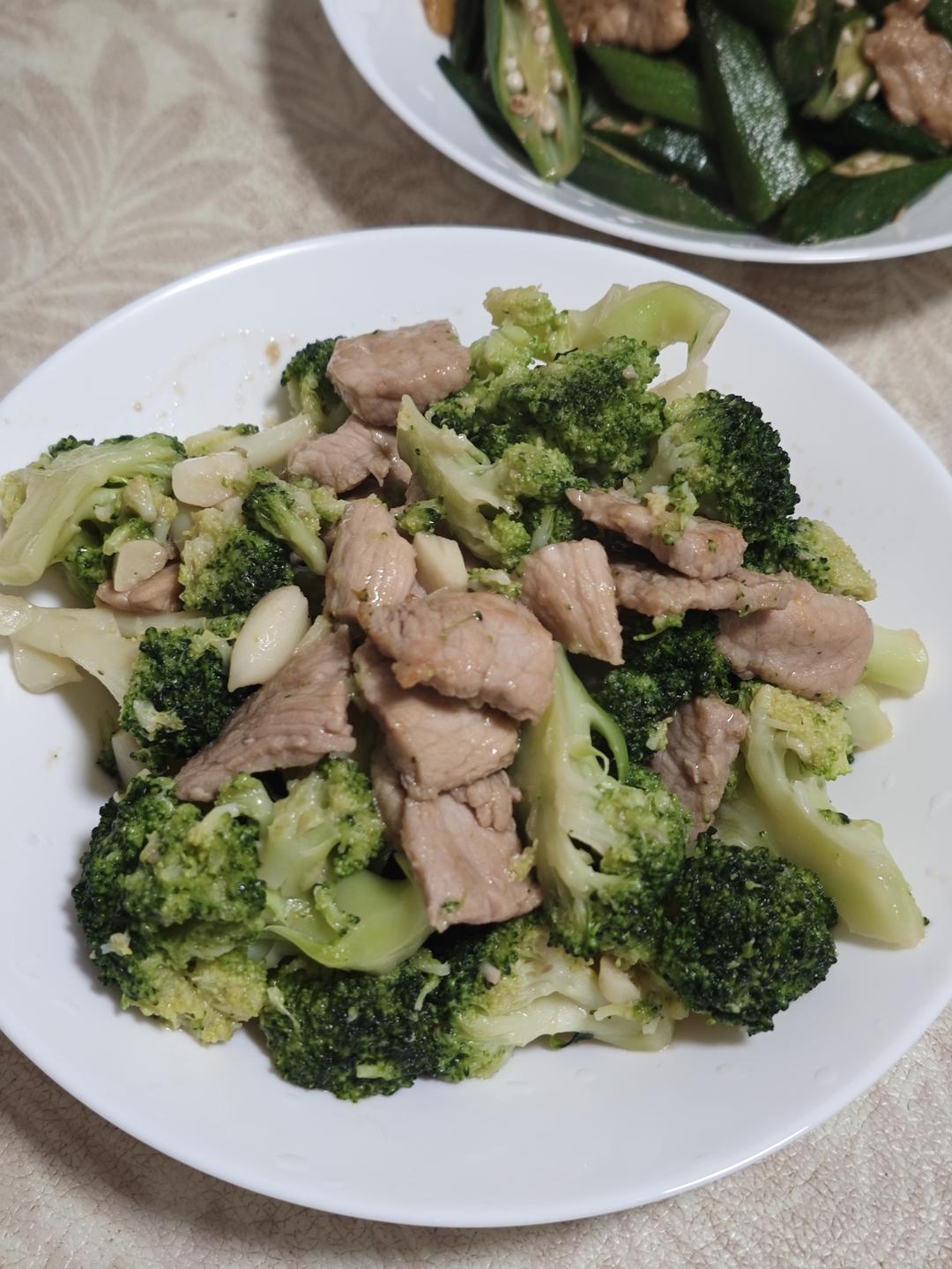 西蓝花炒肉片
