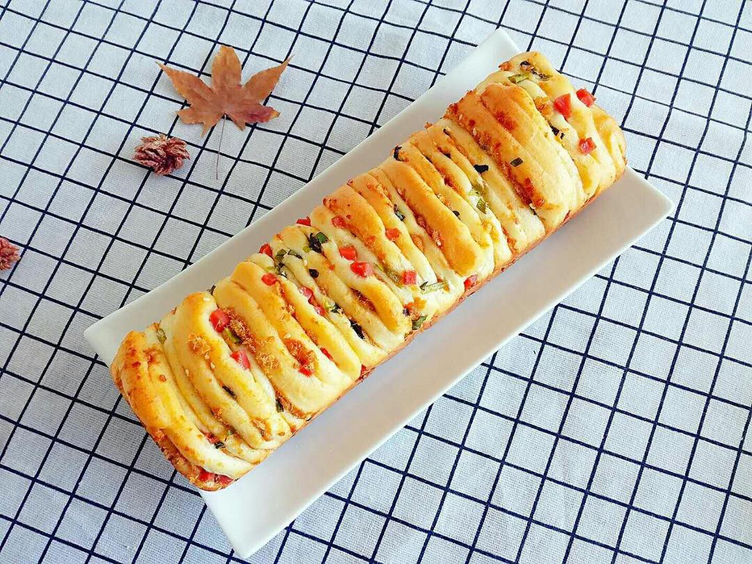 葱香肉松手撕面包的做法