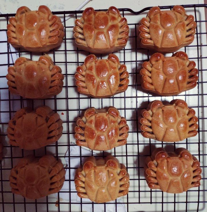 广式月饼—蛋黄芝麻月饼