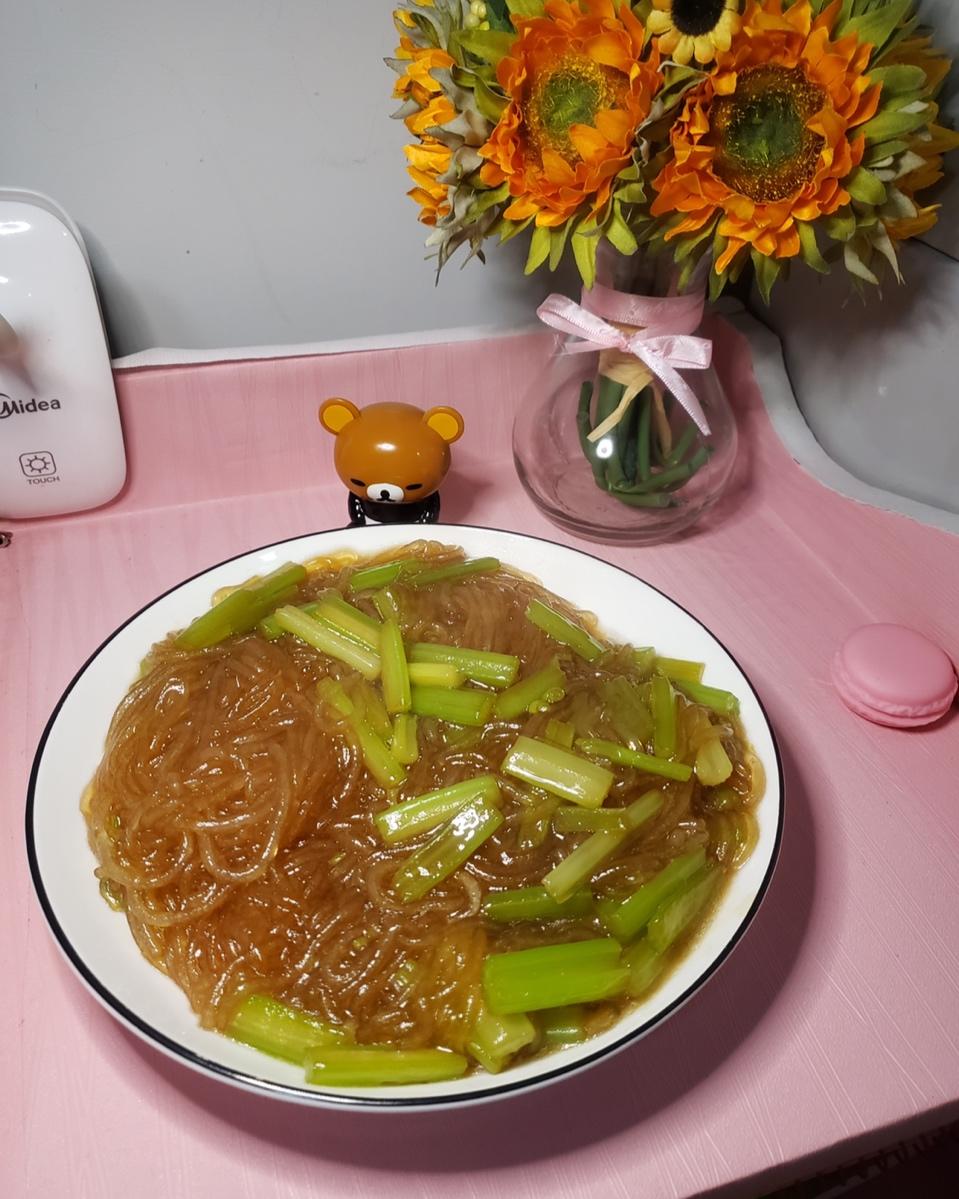 香芹炒粉条