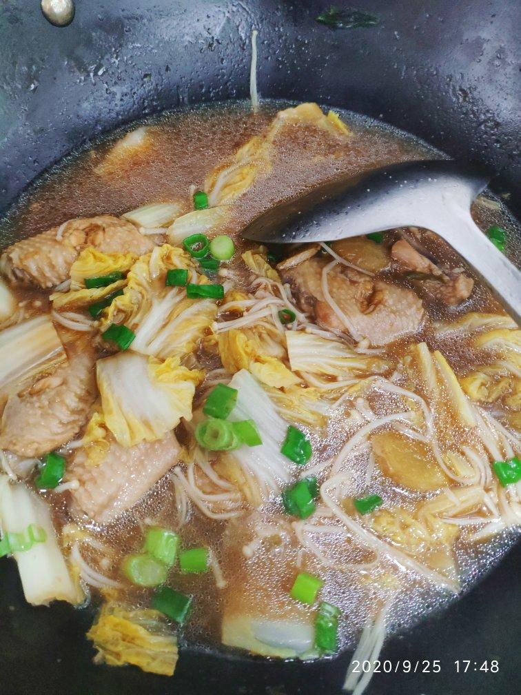 【一人食】超简单懒人铸铁锅无油少盐鸡翅白菜土豆汤（多图）