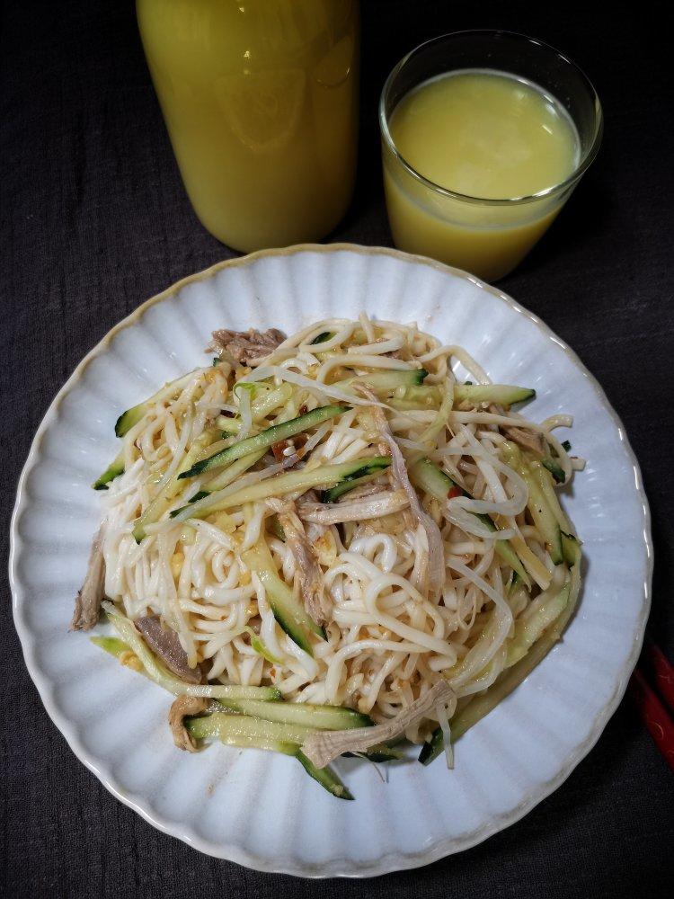 鸡丝凉面