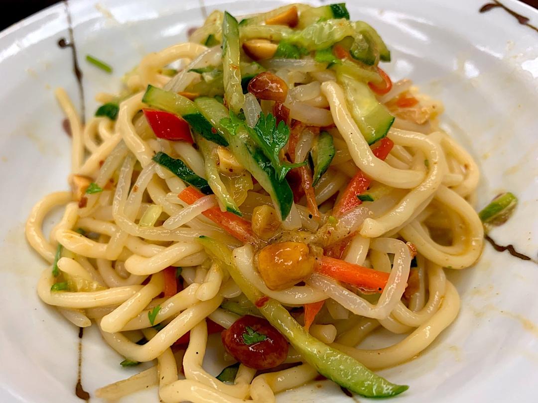 厨师长教你“四川凉面”的做法，地道的川味小吃，先收藏起来咯