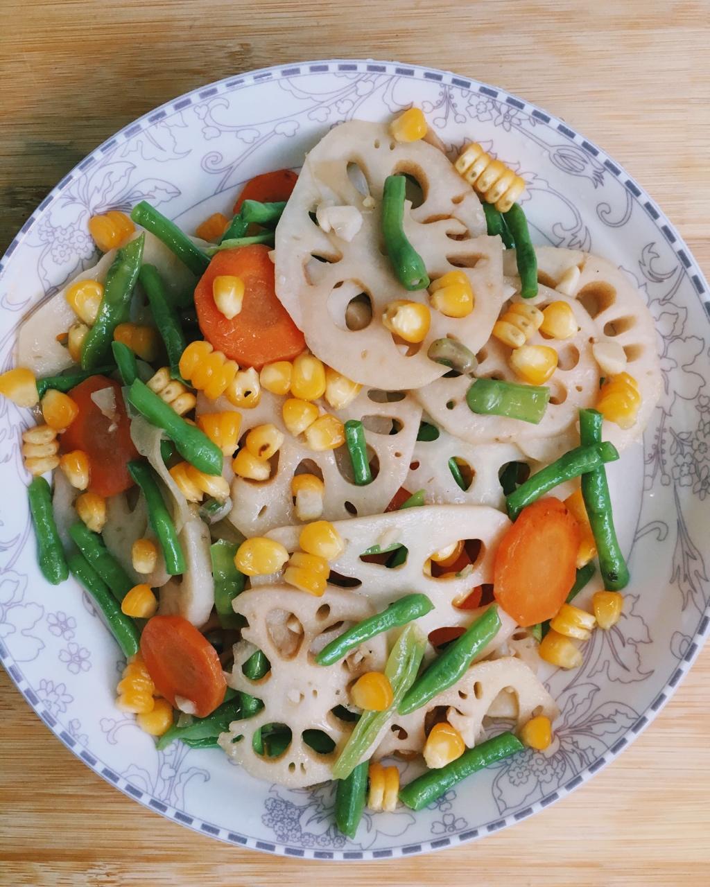 素菜也可以这么美—荷塘小炒