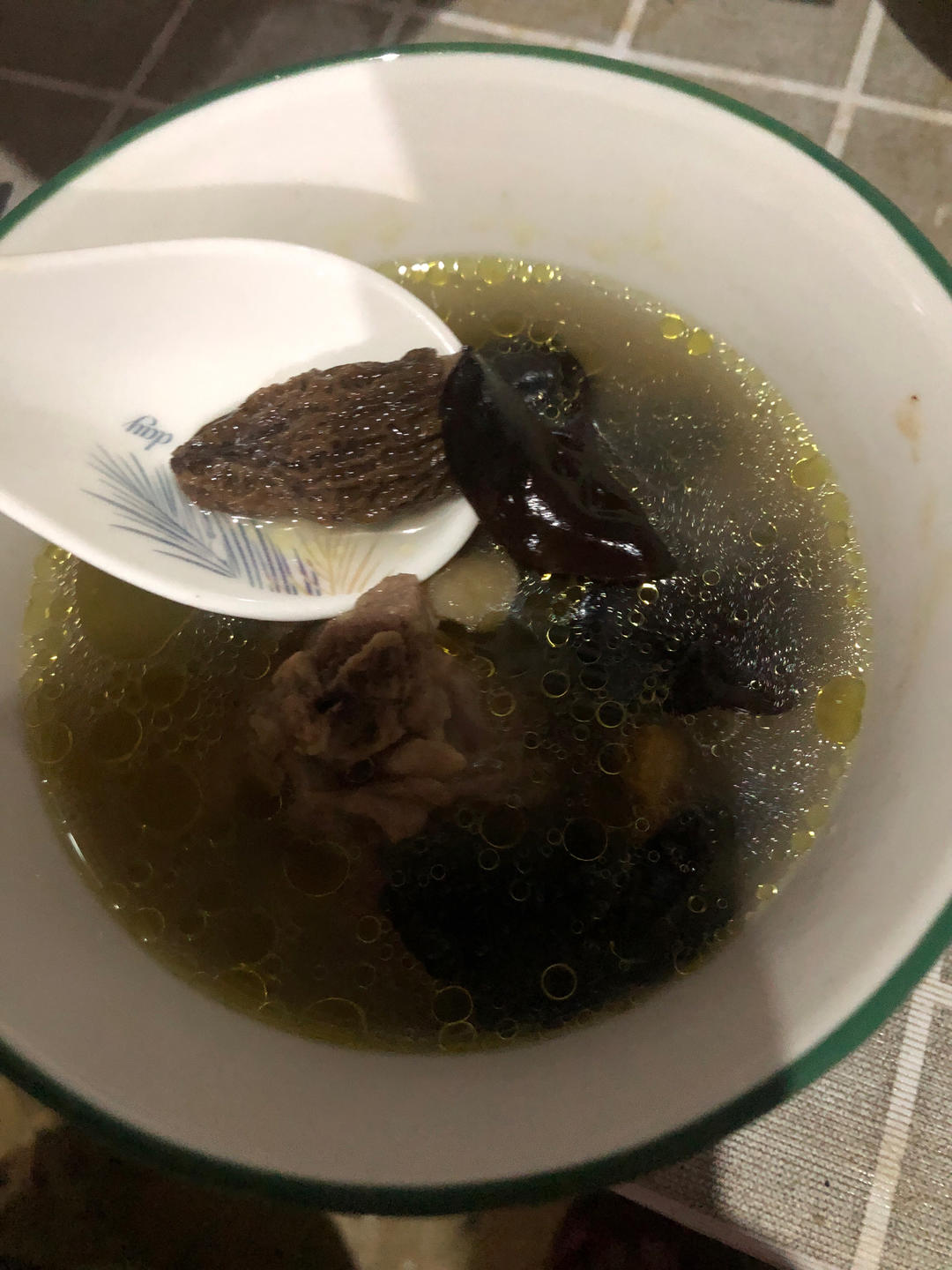 羊肚菌炖鸡汤（超详细攻略）