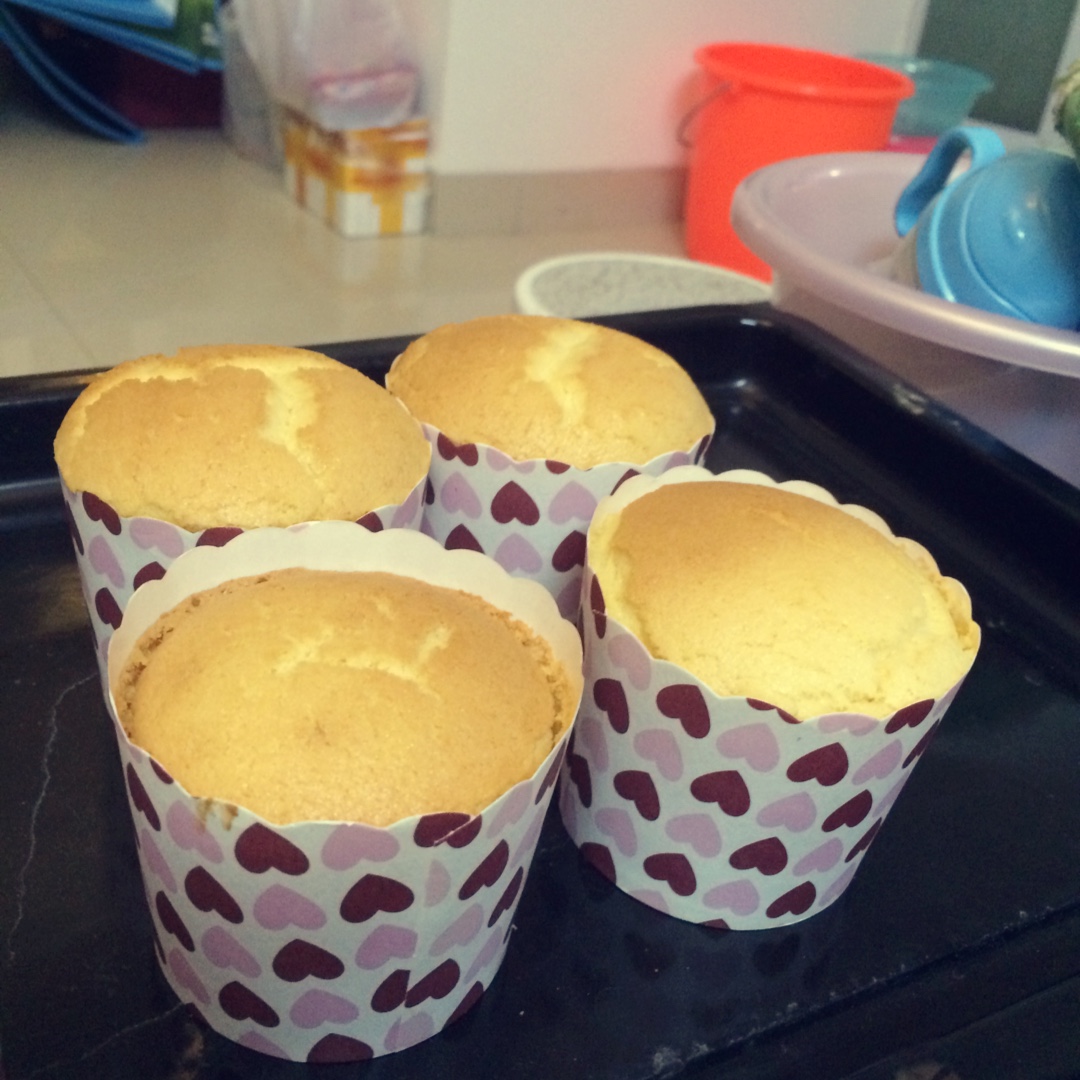 六寸海绵蛋糕（15个小纸杯）