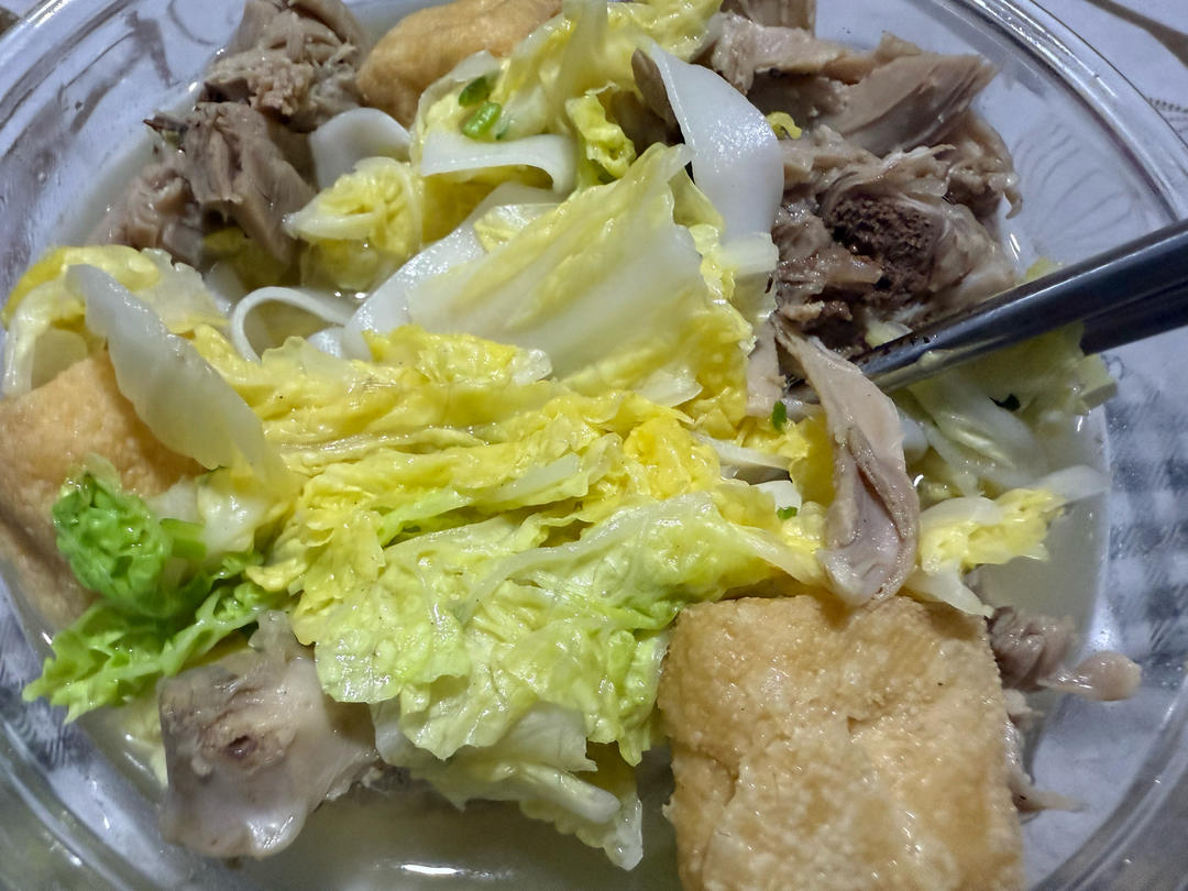 盐水鸭，不焯水，仅需一个小妙招，一只鸭腿足够有滋有味