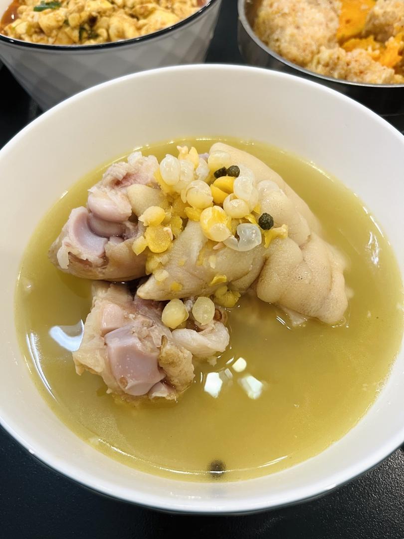 豌豆炖猪蹄