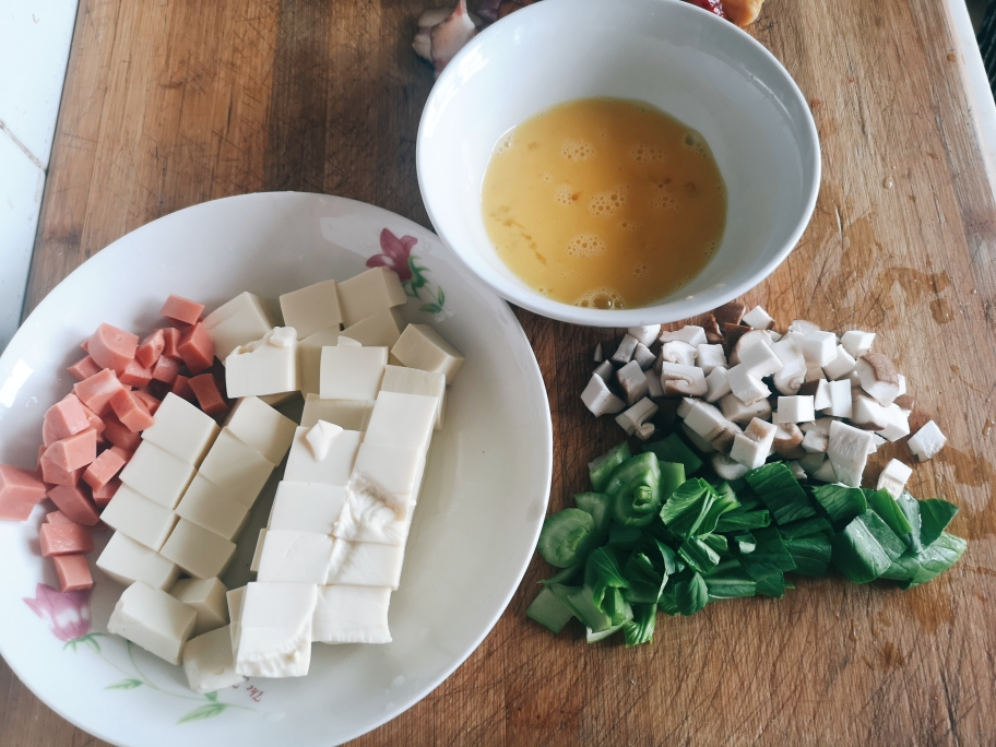 青菜火腿豆腐羹的做法 步骤2