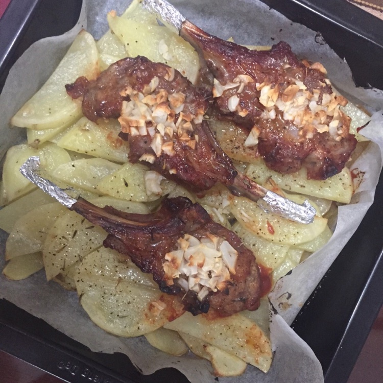 迷迭香烤小羊排