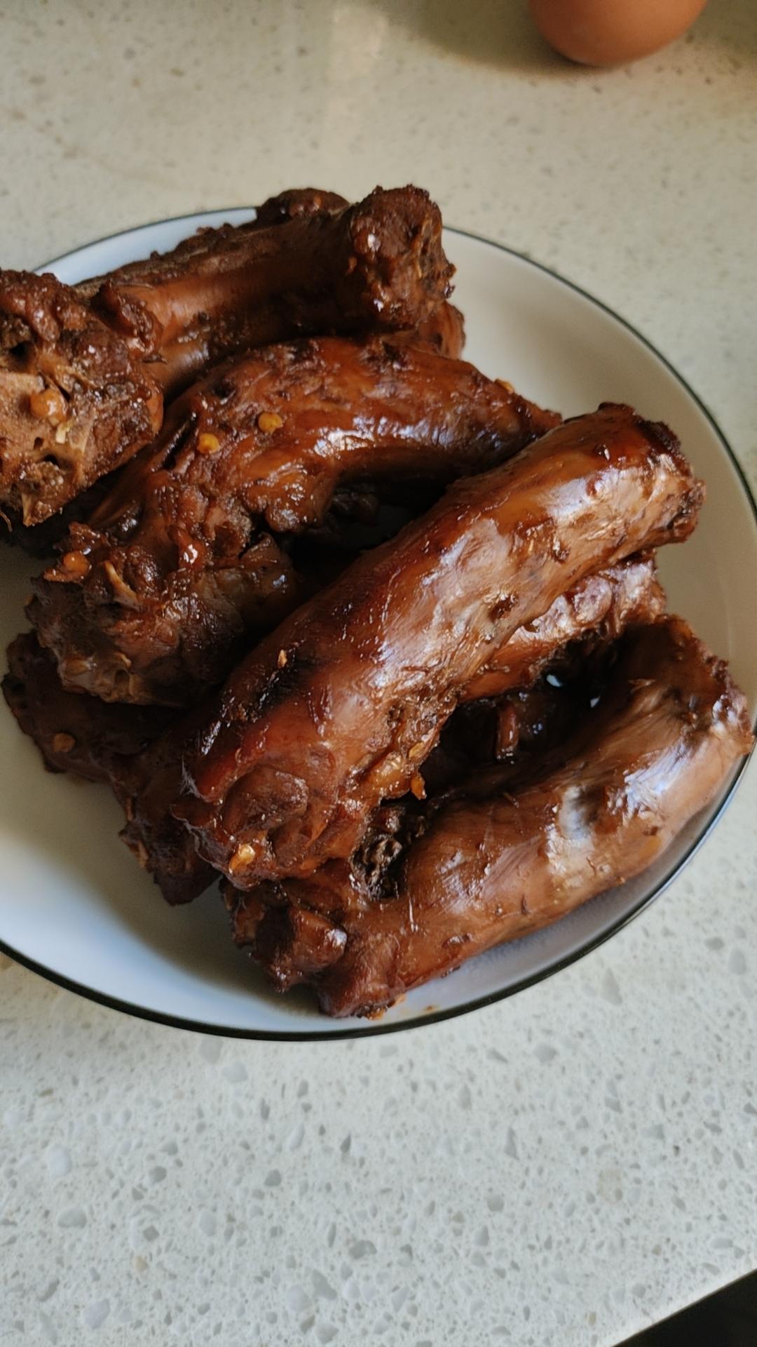 周黑鸭版鸭脖子（好吃到舔手指）