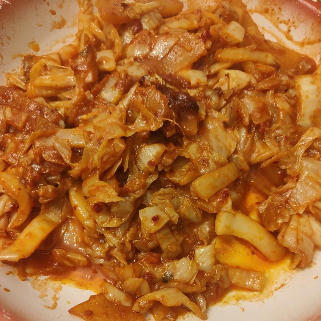 辣白菜炒土豆片