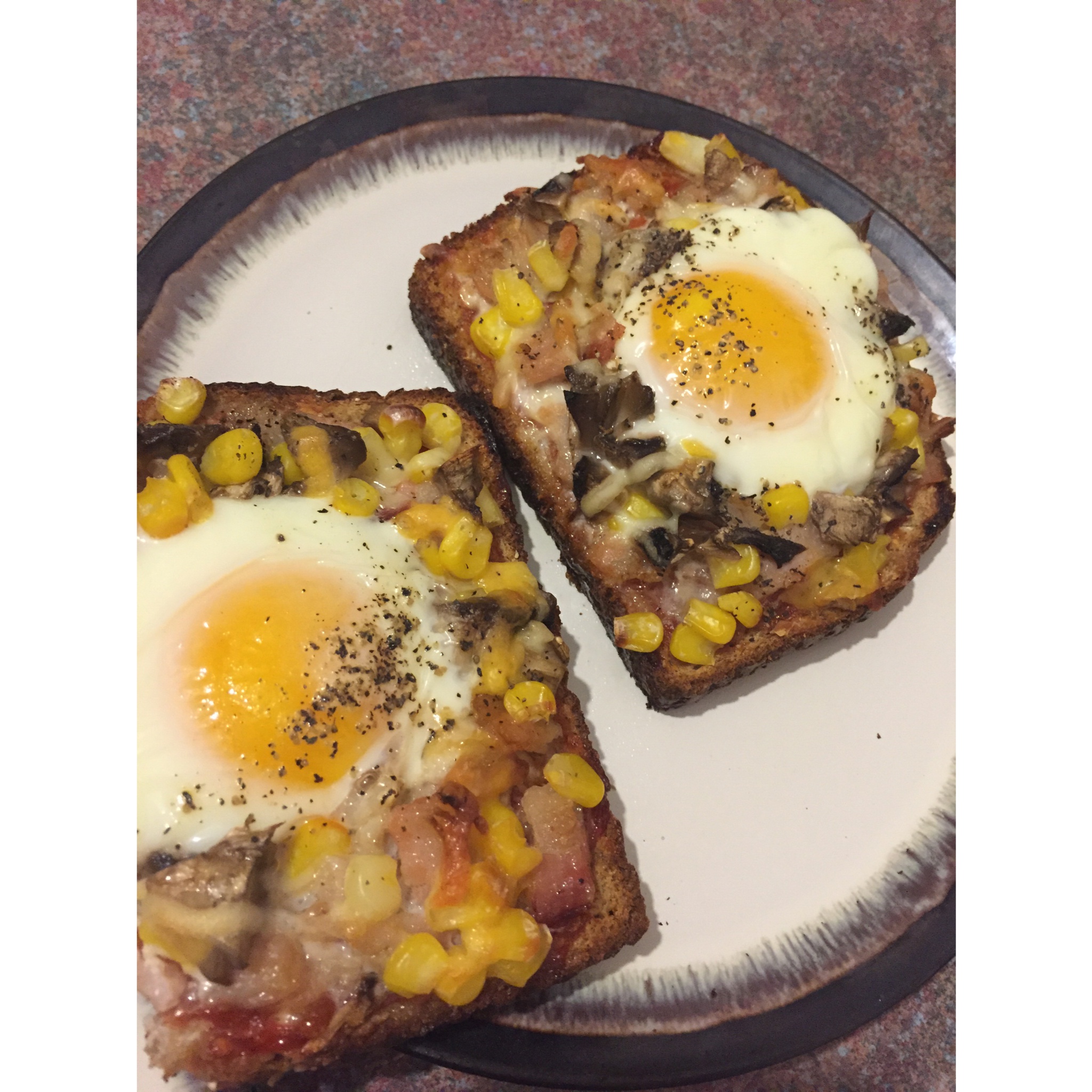 吐司太阳蛋披萨