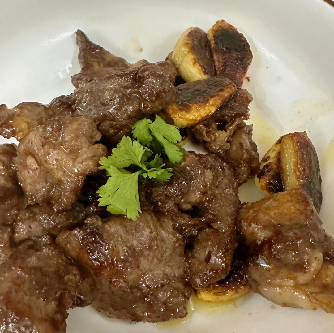好吃到舔盘的蒜香黑椒牛肉粒