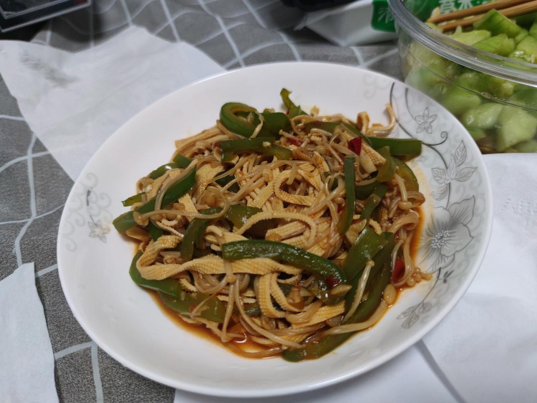 香辣金针菇豆皮