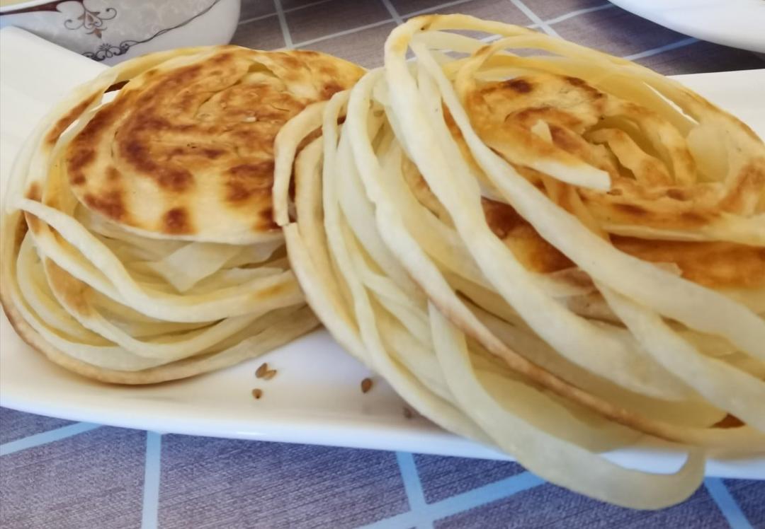 盘丝饼-家常好吃好做的饼 只要有一口平底锅就能做 早餐也是满满的碳水啊