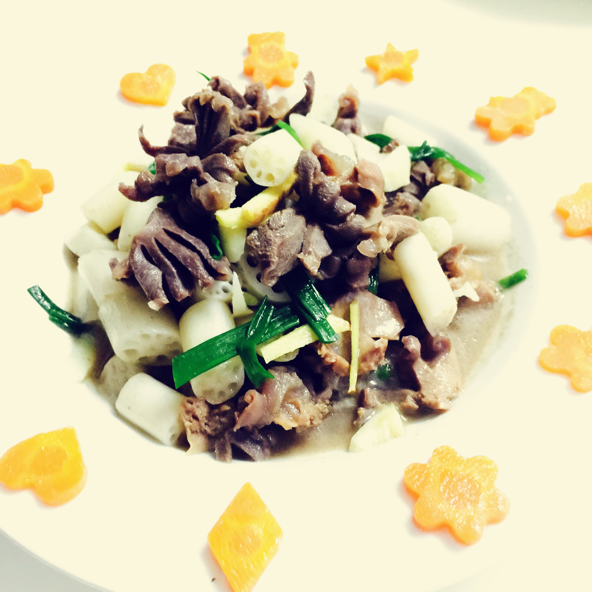 2015-11-02 19:18:29赞酸笋炒鸭腱鸭腱,酸笋