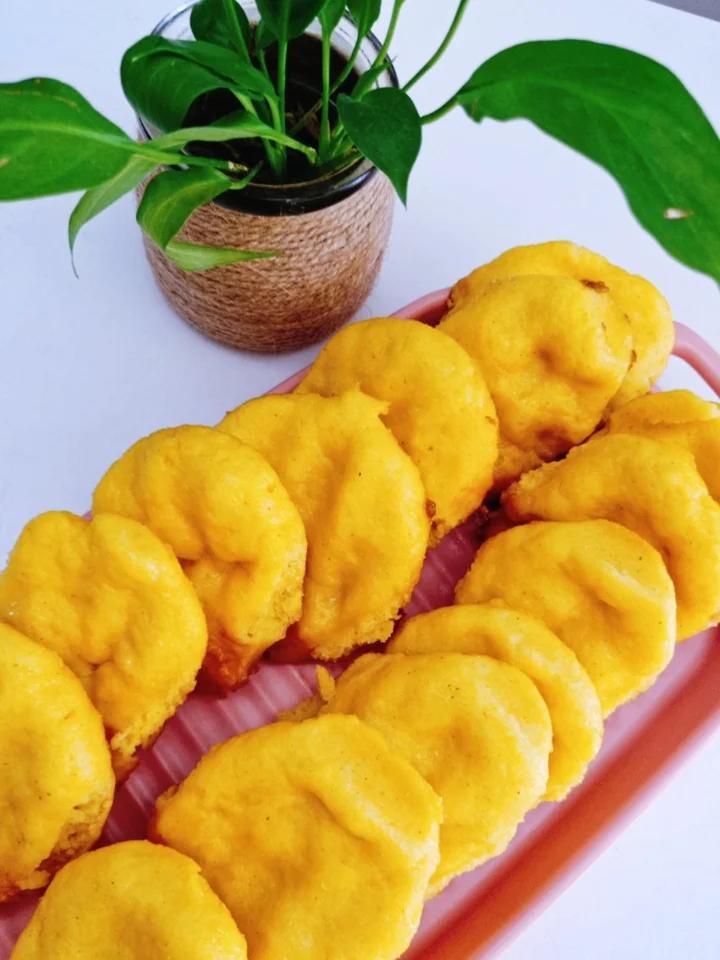 q桃子麻麻做的锅贴玉米面饼子