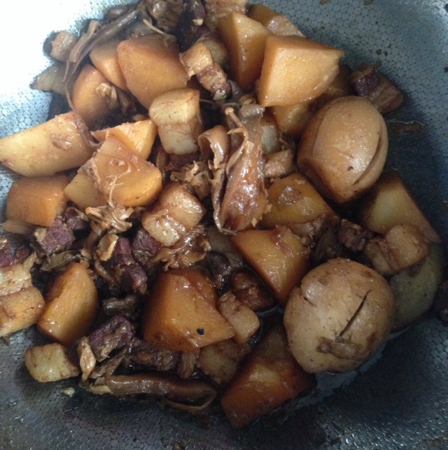 土豆红烧肉