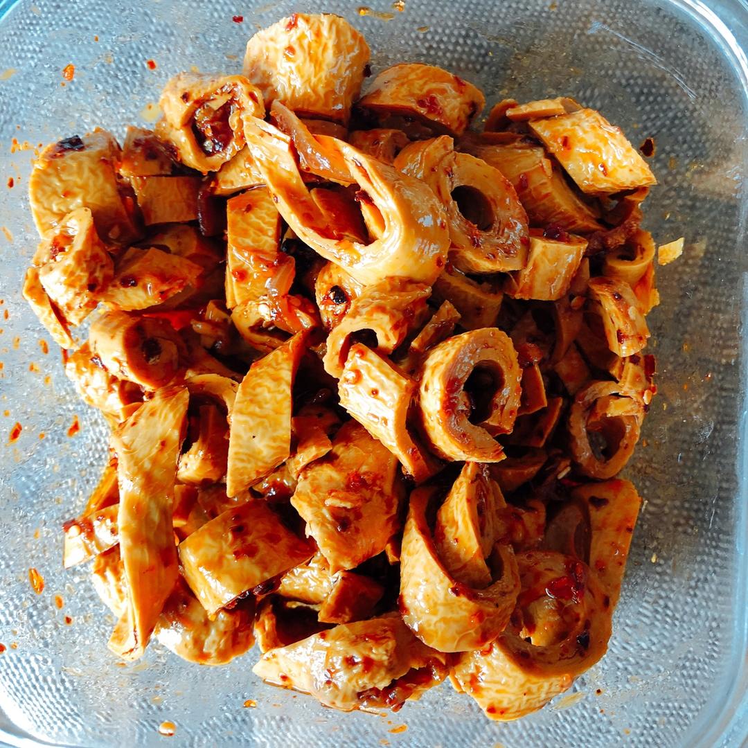 小k仔有点小苦闷做的超好吃的香辣卤豆筋