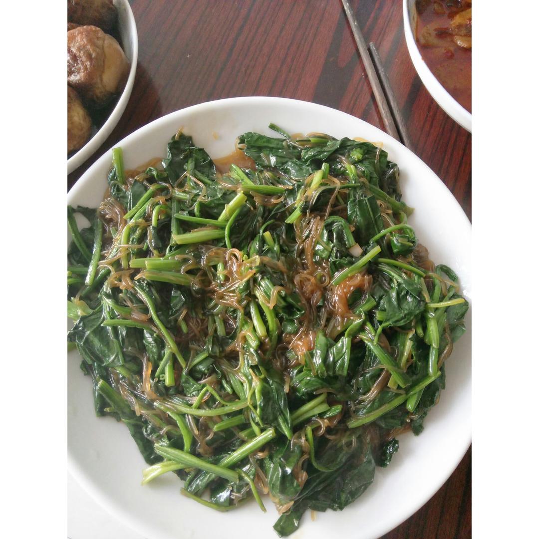 菠菜炒粉丝