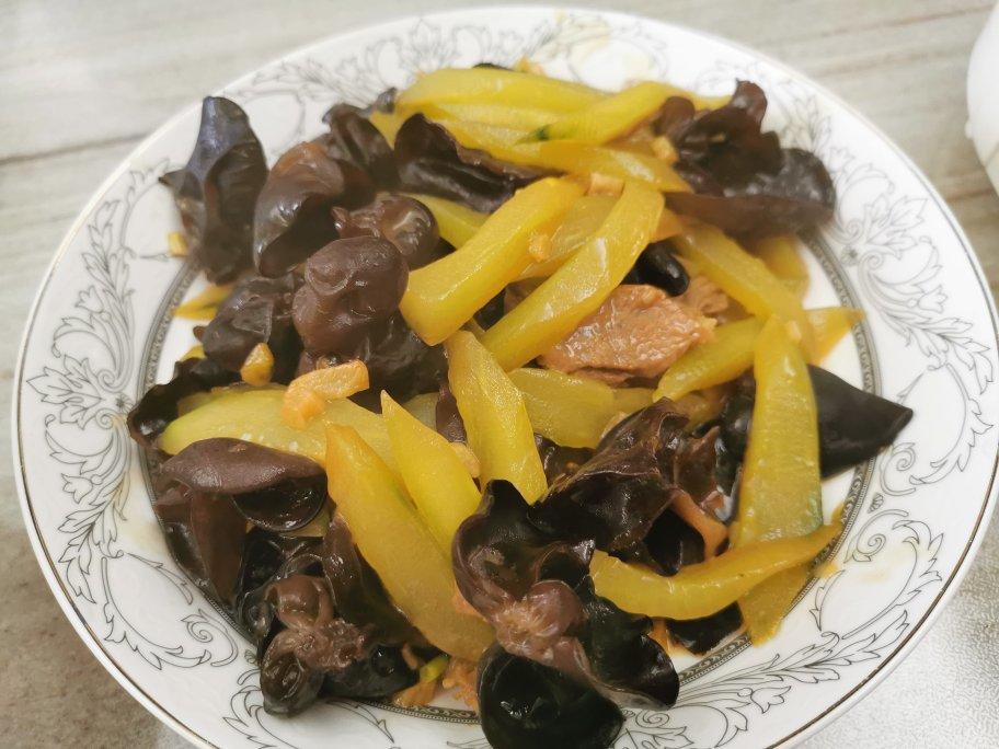 家常小炒青瓜木耳炒肉