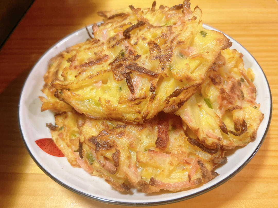 不用揉面❗️上桌就被抢光的土豆火腿饼，吃一次就爱上