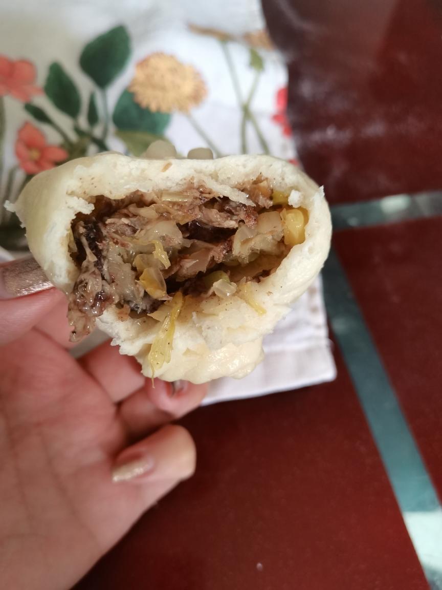 油滋喽酸菜包子