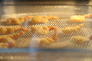 【北鼎烤箱食谱】空气炸黄金虾的做法 步骤11