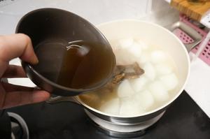 白萝卜牛肝菌牛尾汤的做法 步骤9