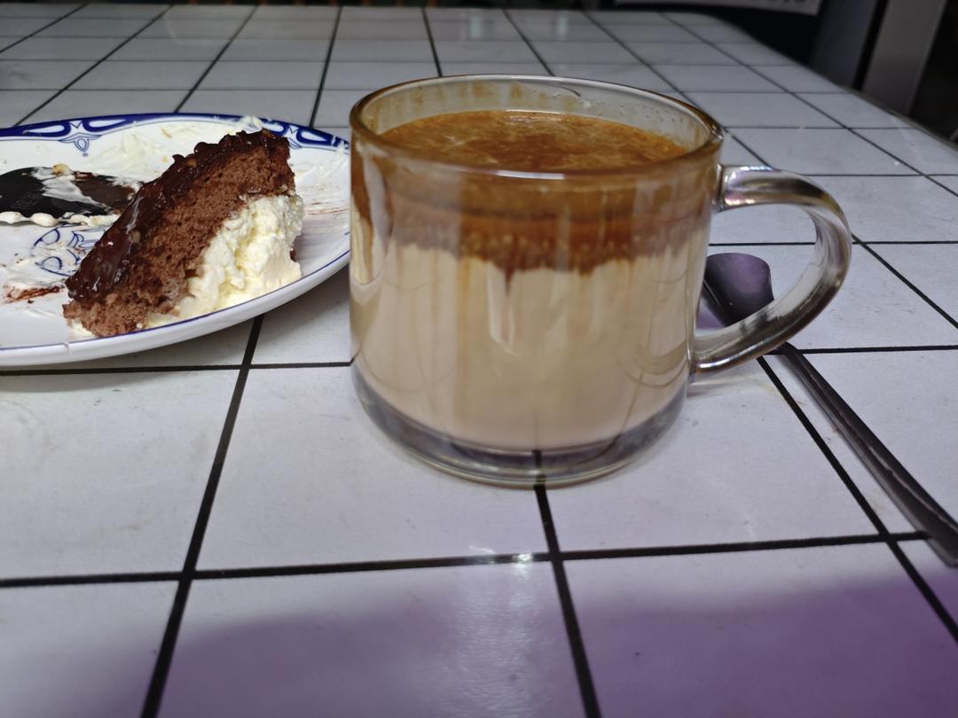 网红牛奶泡沫咖啡