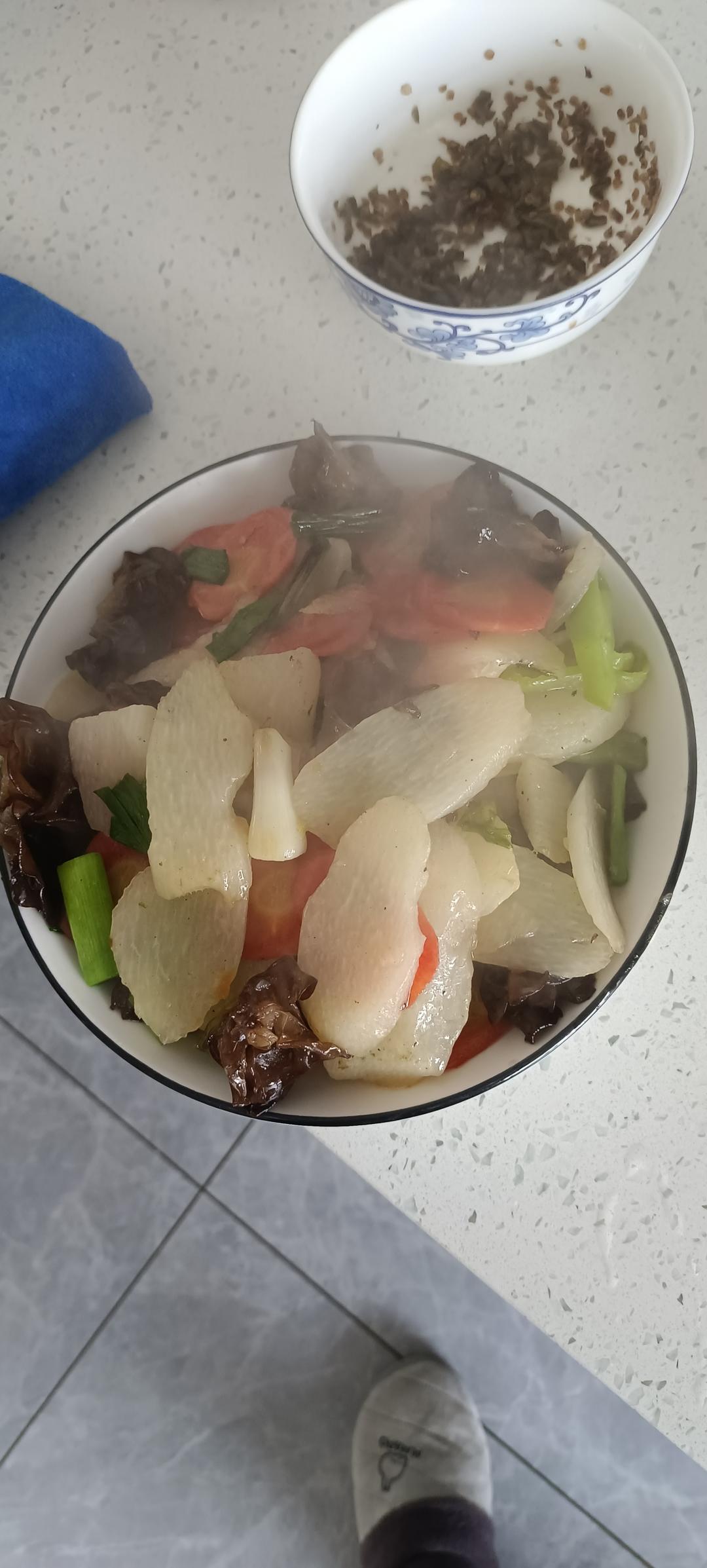 养生食谱之木耳炒山药