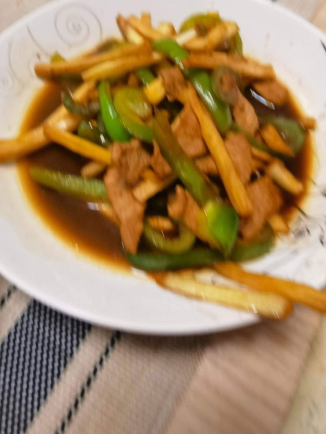 茭白这样做百吃不厌，茭白炒肉