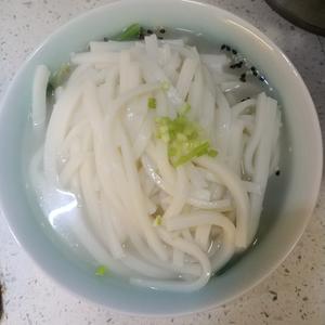 烧椒味的鱼汤面/粉的做法 步骤7