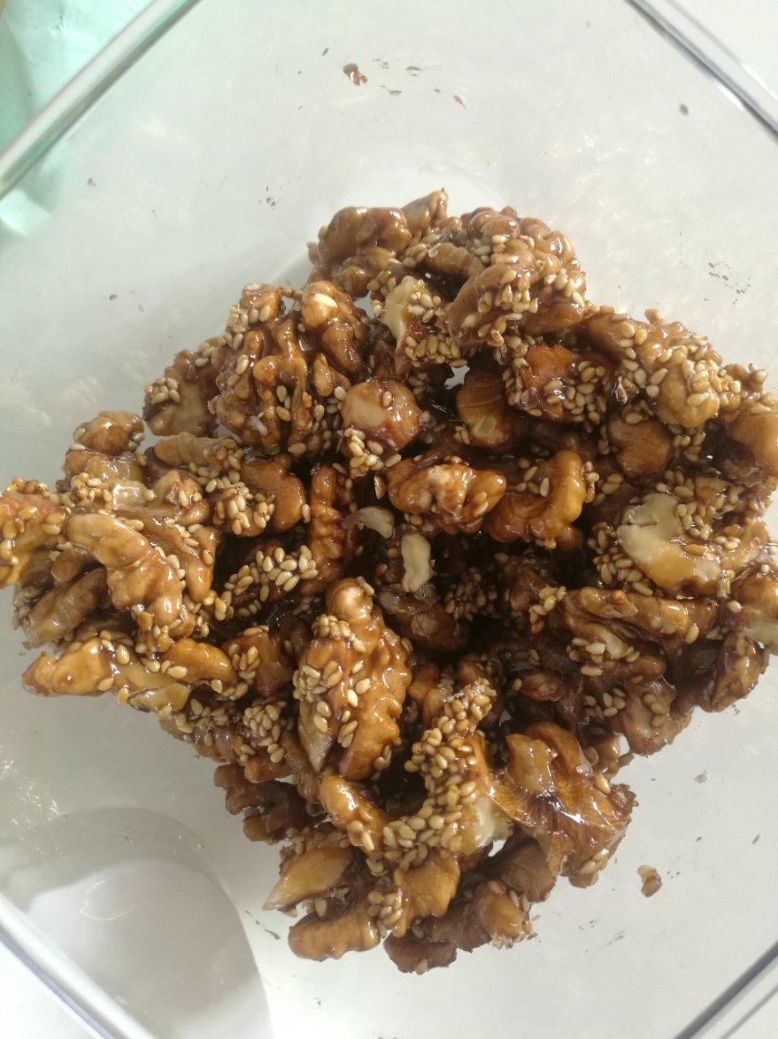 红糖蜂蜜琥珀桃仁