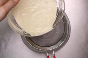轻乳酪蛋糕的做法 步骤7