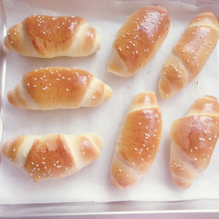 阳宝乖妈妈爱你做的新年第一烤黄油面包卷儿