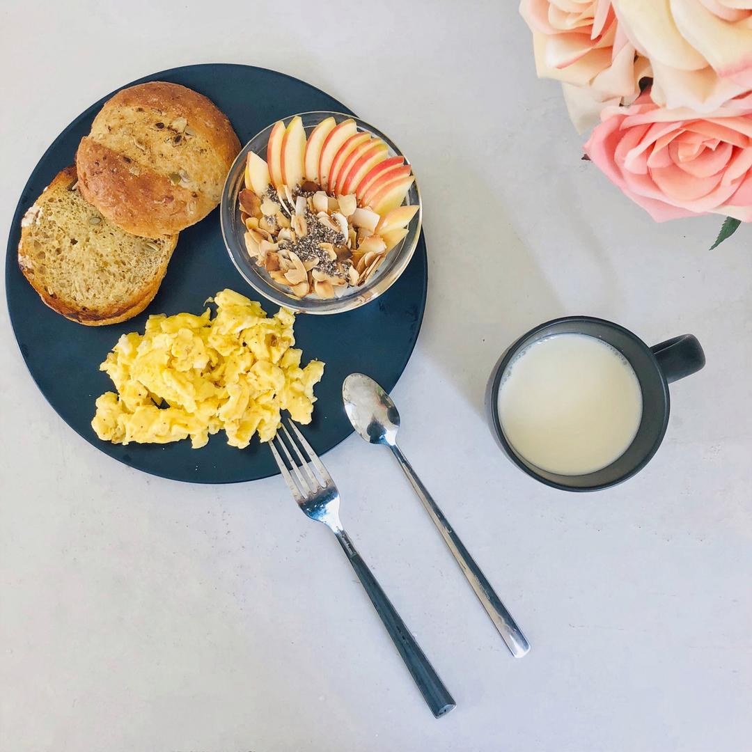 美式炒蛋 scrambled eggs