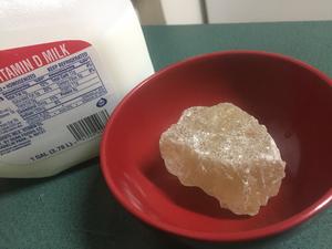 海椰皇花胶炖牛奶的做法 步骤5
