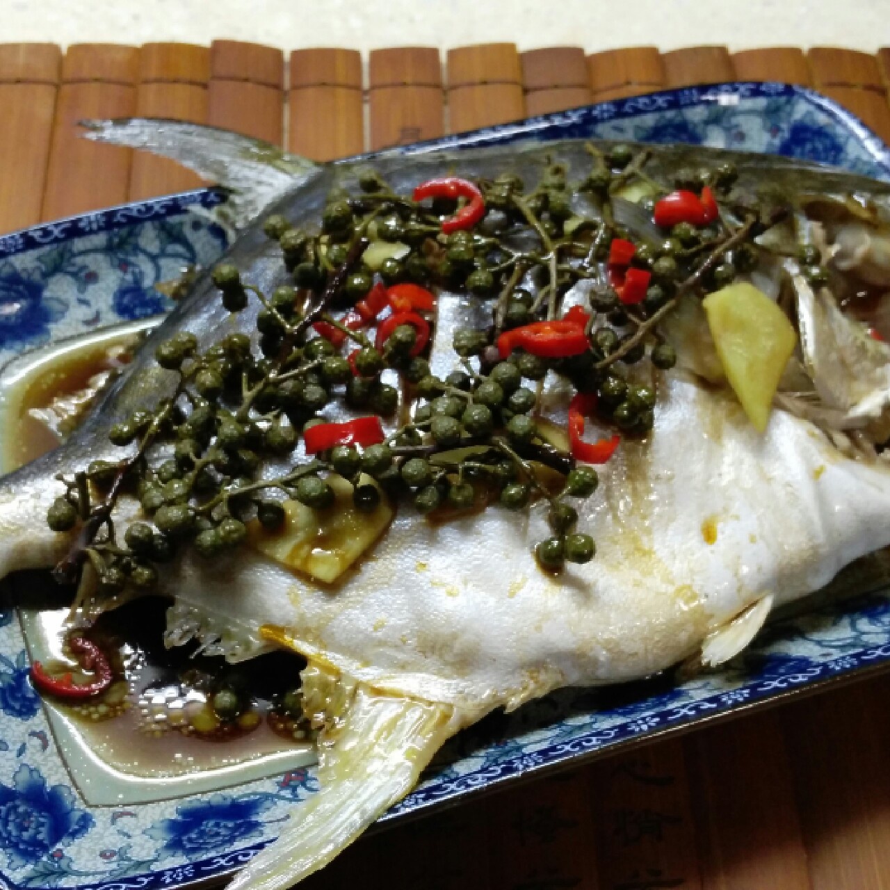 米妈煮意做的青花椒蒸鱼