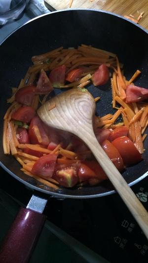 番茄炒豆芽的做法 步骤4