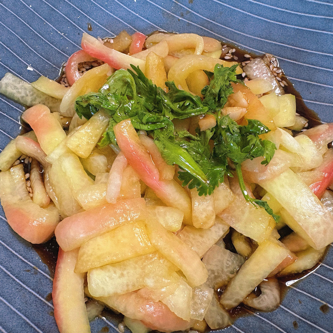 果然是来报恩的🍉酸爽脆口的凉拌西瓜皮也太好吃了吧！