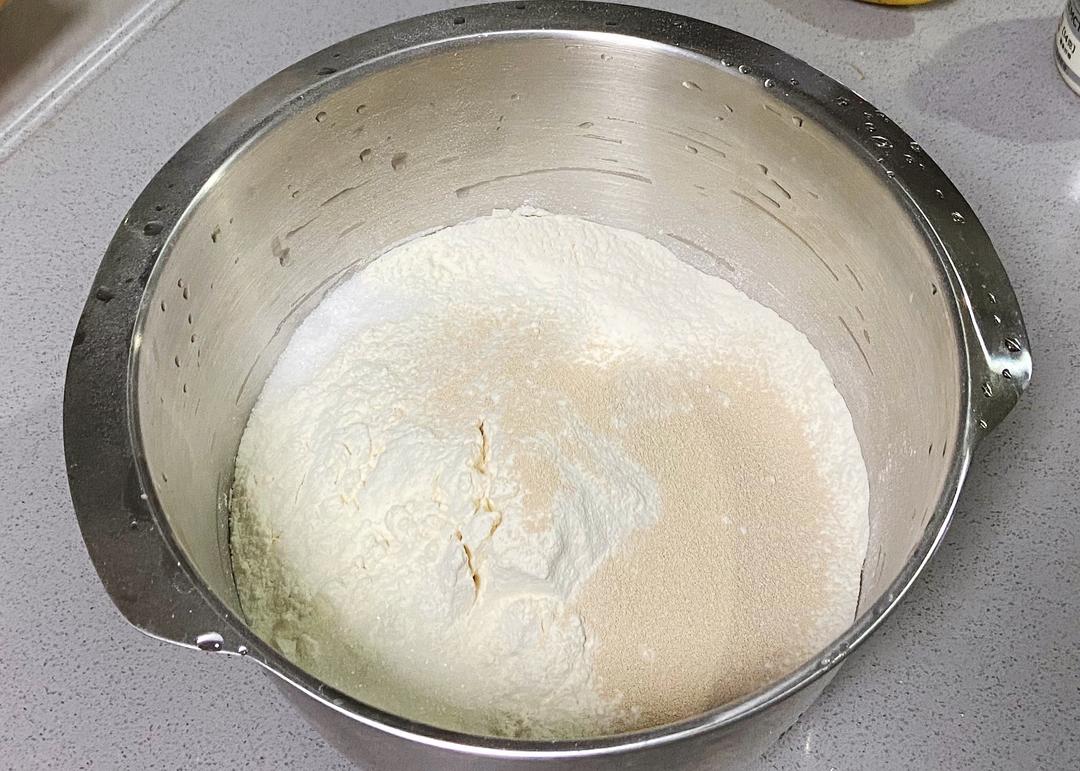 纯奶手撕吐司的做法 步骤1