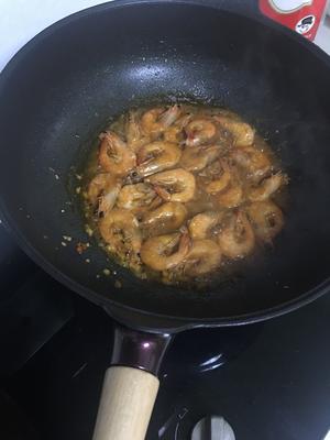 茄汁焖虾——夏天的开胃菜的做法 步骤5