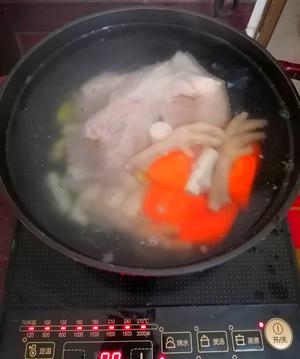 红萝卜、淮山猪肉汤的做法 步骤5