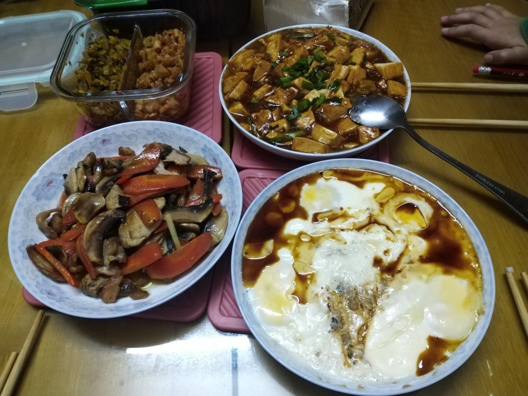 无法取代的肉饼蒸蛋，才是九年义务制教育的标配，没想到竟然是手残党的福音